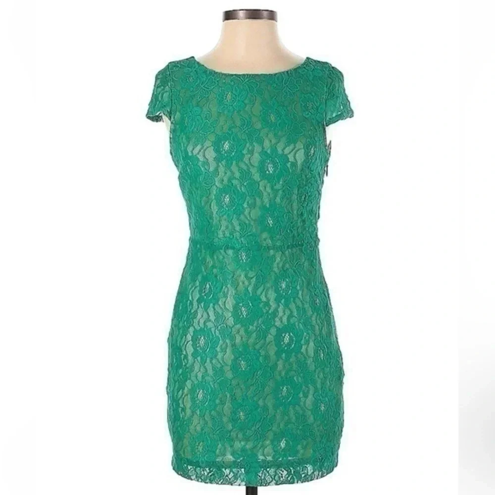 Bebe | Green Lace Sheath Cocktail Party Dress Criss Cross Back Size Small S